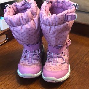 Almost New- Stride Rite Made 2 Play Sneaker Boots